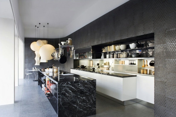 schwarz-weiß kücheninsel in marmor look