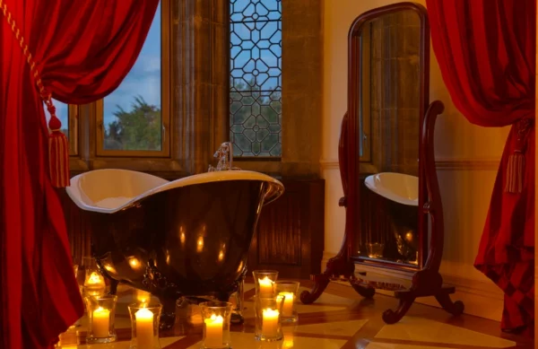 Badezimmer Deko Valentinstag badewanne spiegel klassisch