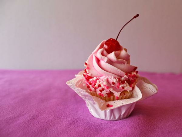 DIY Deko zum Valentinstag plätzchen rosa cherry