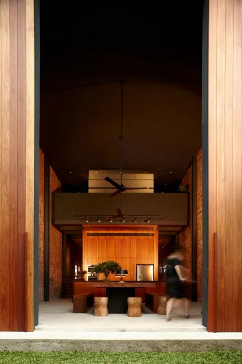 Die Holztür sanieren eingangstür minimalistisch holz warm