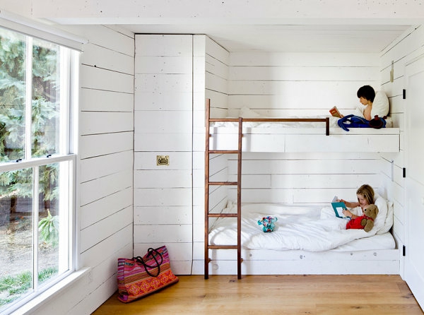 Einrichtungsideen für kleine Hütten kinderzimmer hochbett treppe
