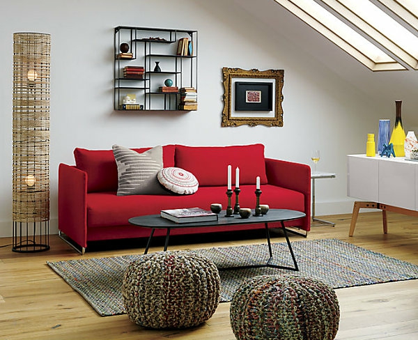Einrichtungsideen für kleine Hütten muster rot couch
