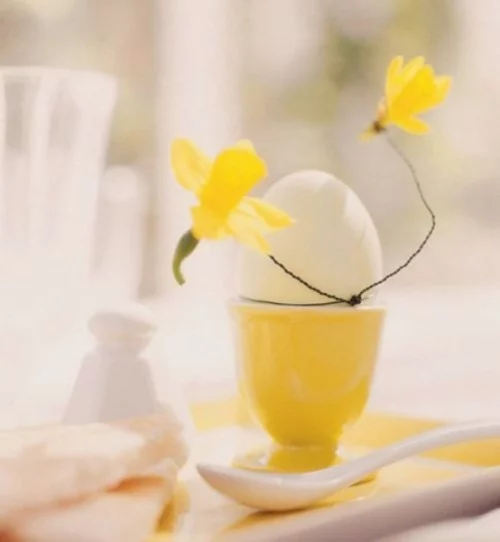 Festliche Dekoideen zu Ostern gelb eierschale keramisch
