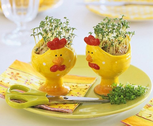 Festliche Dekoideen Ostern gelb keramisch hühner
