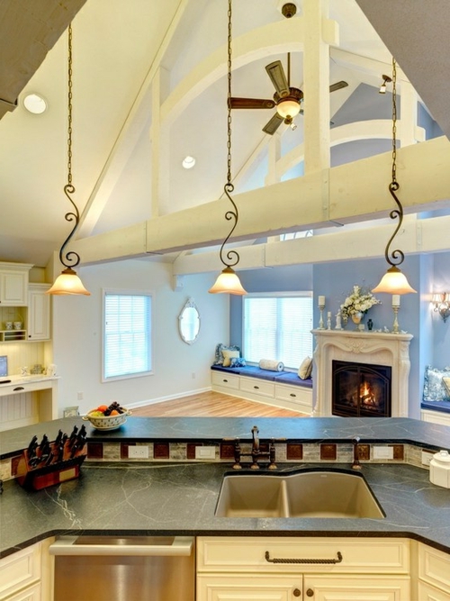 Gemütliche Küche im Landhausstil einrichten