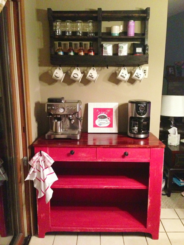 Kaffeebar  Küche gestalten rot bemalt regal kommode