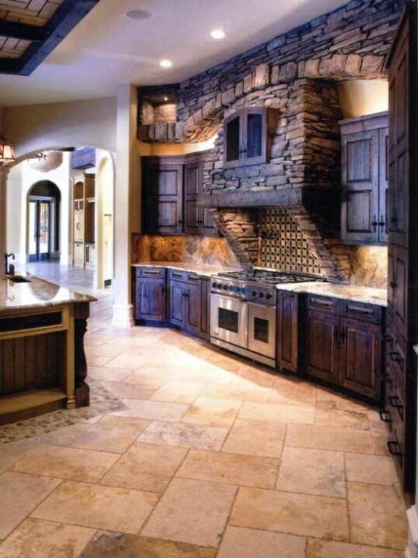 Küchen Designs mit Naturstein gestaltet