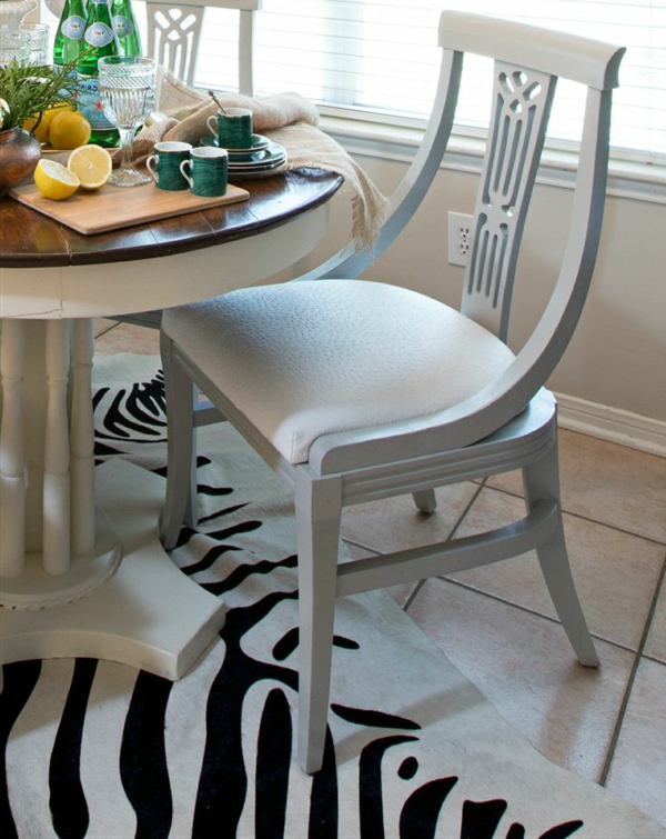 Küchentisch mit Stühlen bequem auflage grau farbe