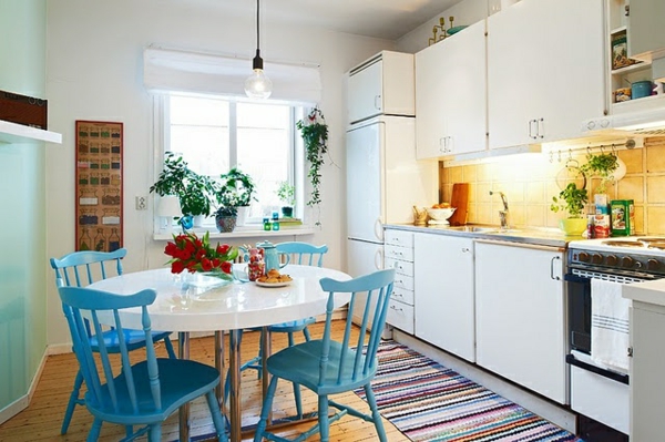 Küchentisch mit Stühlen blau lackiert rücklehnen küche esstisch