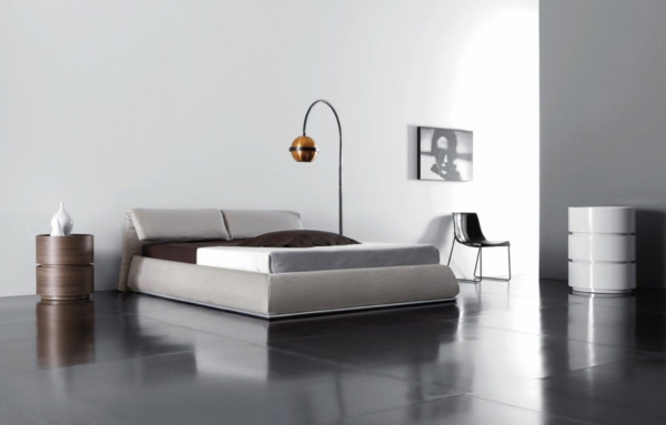  Minimalistische Schlafzimmer Ideen bogenlampe stuhl plastisch