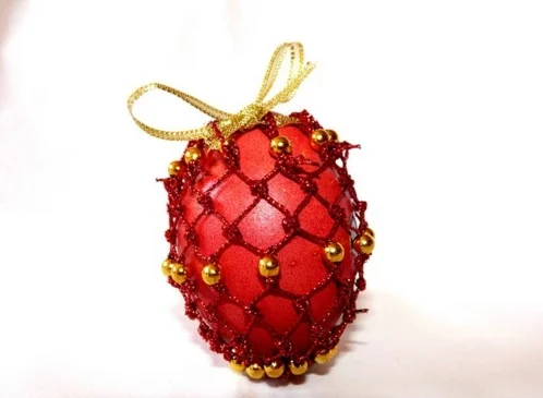 Ostereier Perlen verziert originell rot zierband gelb
