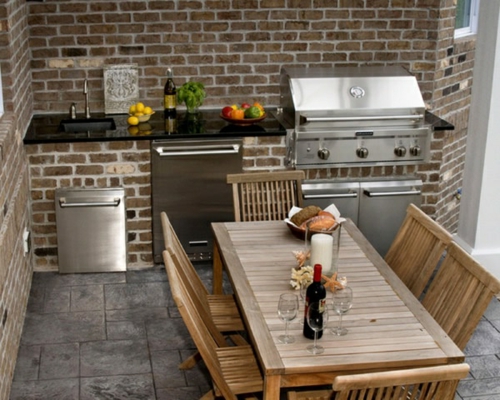 Praktische Küche im Garten holz tisch stühle