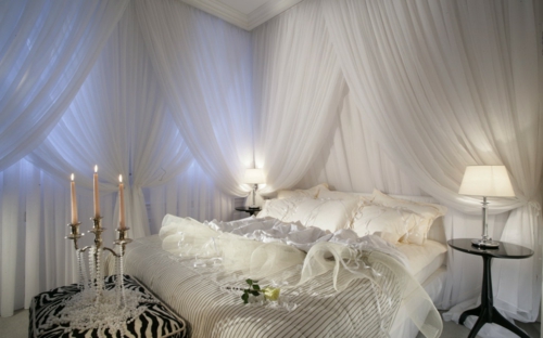 Romantik  Schlafzimmer zum Valentinstag weiß luftig