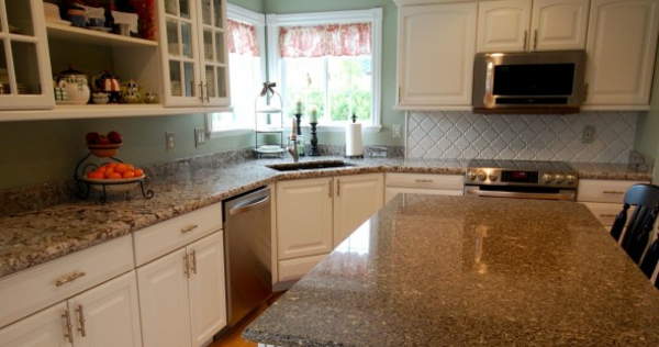 küchentrends 2014 grauer granit mosaikoptik
