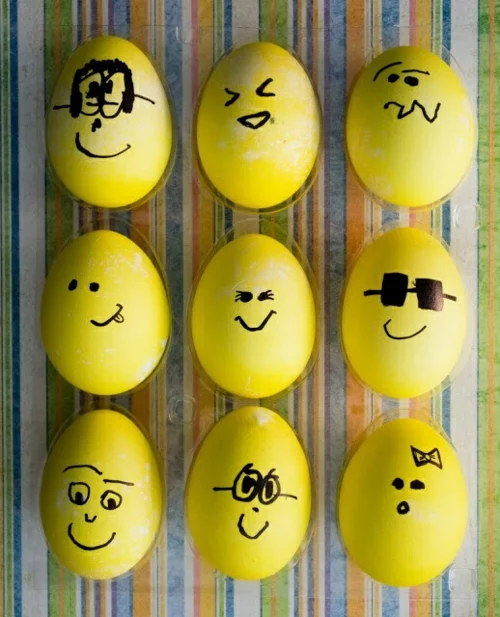 ostereier gesicht gelbe eier