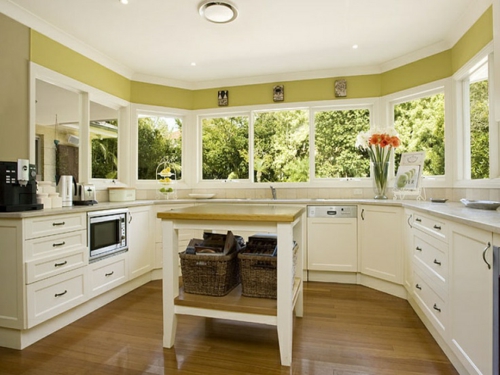 u-form küche rustikal panoramafenster