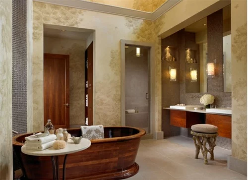 Badezimmer mit Badewannen aus Holz glanz