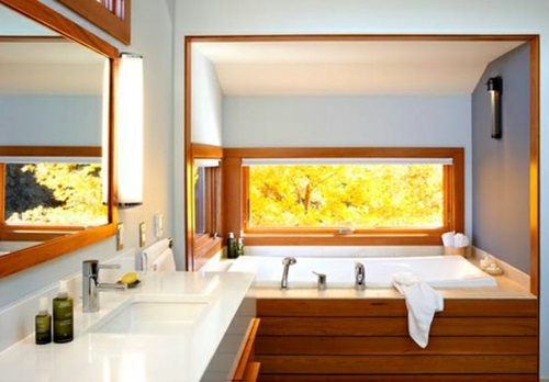 Badezimmer mit Badewannen aus Holz platten