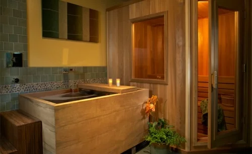 Badezimmer mit Badewannen aus Holz rustikal warm