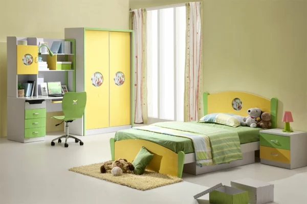 Kleiderschrank  Kinderzimmer frische gelbe grüne farben