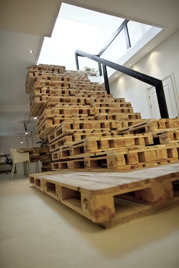 Möbel Europaletten basteln treppe stufen