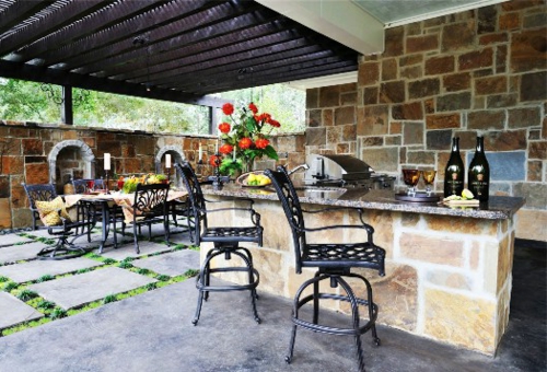 Outdoor Küche mit Grill stein wandgestaltung