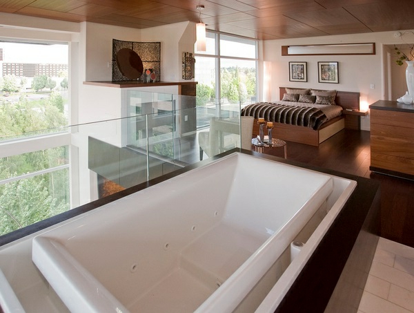 Romantisches Design kerzen Badewanne im Schlafzimmer geländer glas