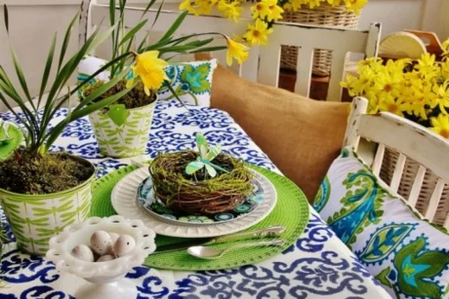 Tischdeko Ostern eierschale blümchen tischdecke gemustert paisleymuster