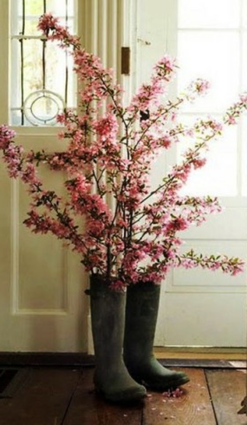 gebrauchte gegenstände gummi stiefel pfirsichblüten