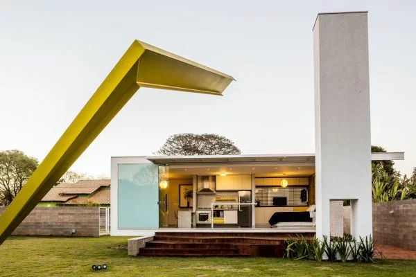 einzigartiges architektenhaus in brasilien 12 20 haus alex nogueira hinterhof rasen