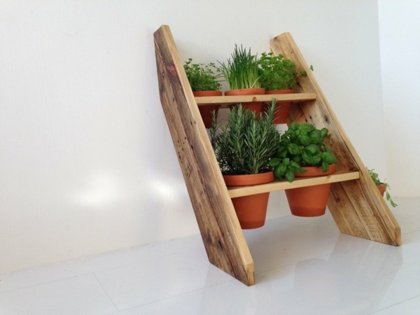 DIY Möbel aus Europaletten basteln zimmerpflanzen