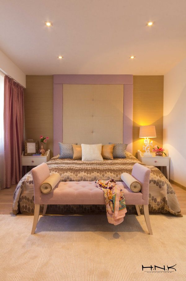 Modernes Apartment mit lebendiger Farbpalette in Bukarest