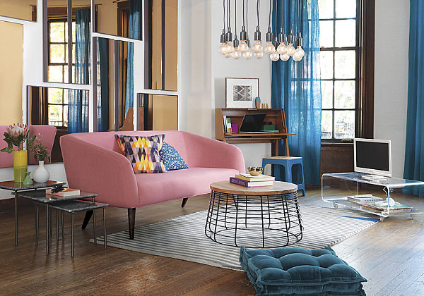 natürliche Materialien und Stoffe im Innendesign rosa sofa