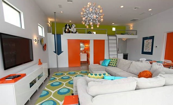 familienzimmer kinderspiele leiter hochbetten groß sofa