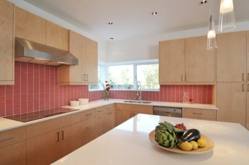 rote Küchenrückwand mosaik fliesen spüle blumen raffiniert