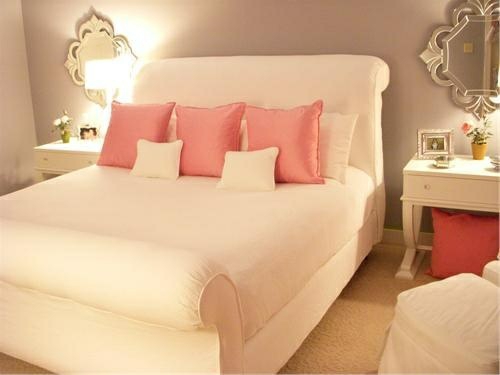 schlafzimmer romantische beleuchtung bett stehlampe rosa weiß