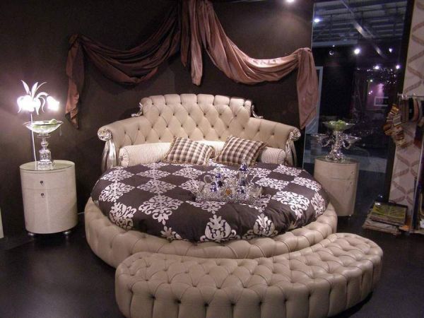 schlafzimmer rundbett beige leder luxus