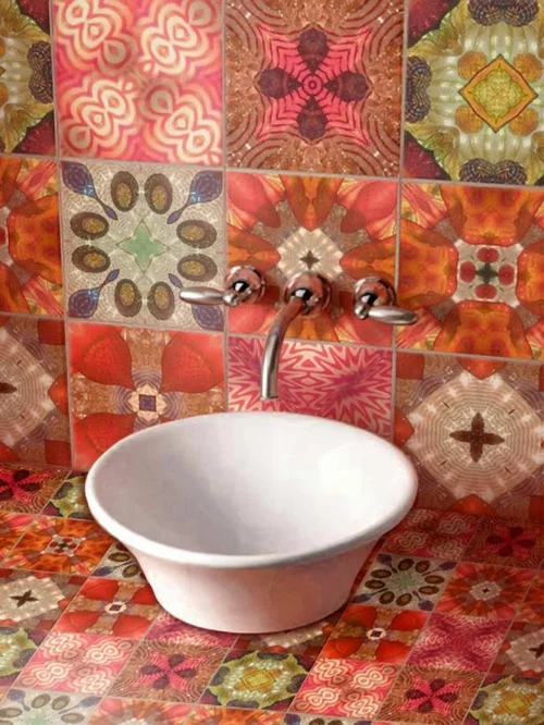 Badezimmer und Badezimmerfliesen farben designs rot patchwork