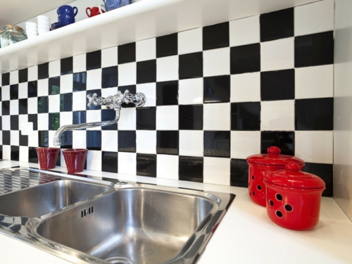 Küchenrückwand einbauen schwarz weiß spülen doppel