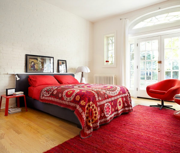 Schlafzimmer Rot  Weiß rot bettdecke gemustert orientalisch