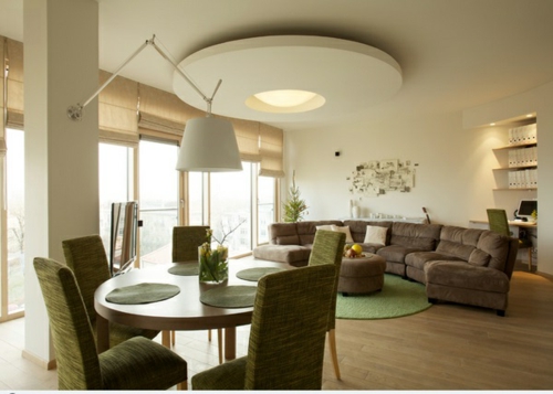 deckenverkleidung im Wohnzimmer modern originell trendy grüne polstermöbel