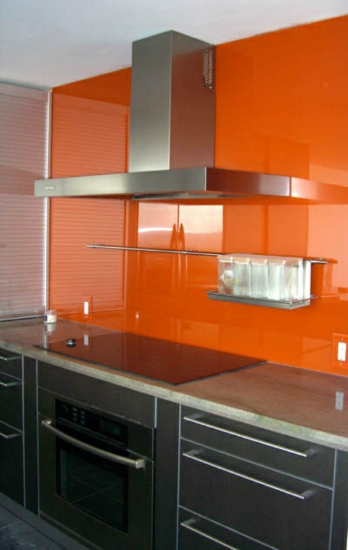  glanzvoll farben  Küche Glasrückwand leuchtend orange