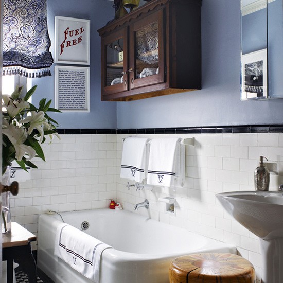 badezimmer bemalt bilder Badezimmer Fliesen Ideen waschbecken