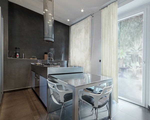 Ein Industrieller Edelstahltisch bietet moderne Eleganz