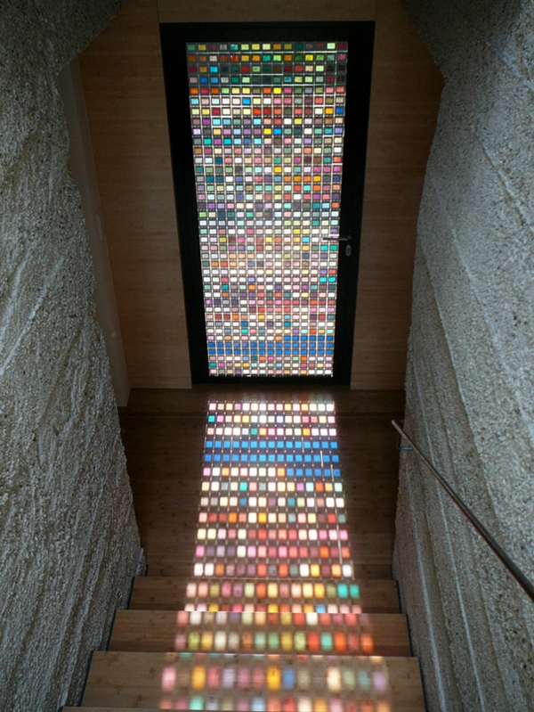 eingangstür garbig mosaik schattenspiel kreative wohnideen treppenhaus