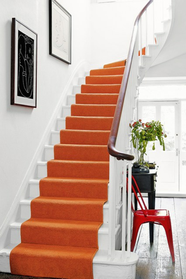 farbgestaltung flur wand ideen orange läufer treppe