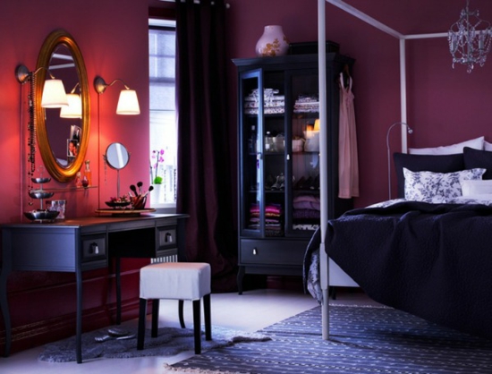 farbgestaltung ikea schlafzimmer bett bettwäsche wandfarbe purpur