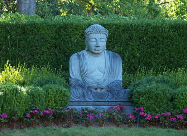 Buddha Figuren Im Garten Verwohnen Sie Ihren Geist