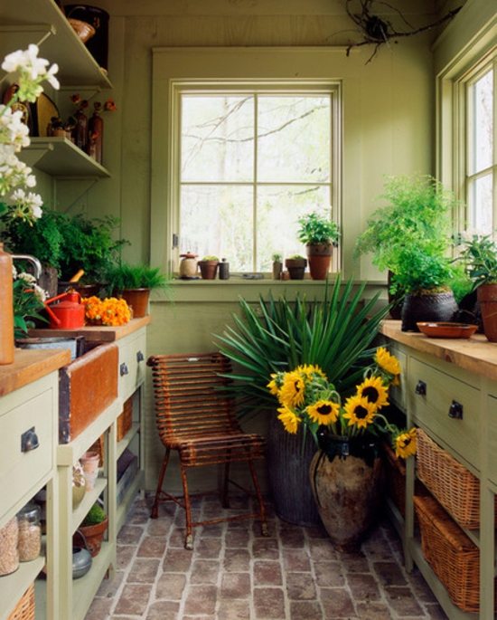 gartenhaus bauen zimmerpflanzen alte möbel stauraum