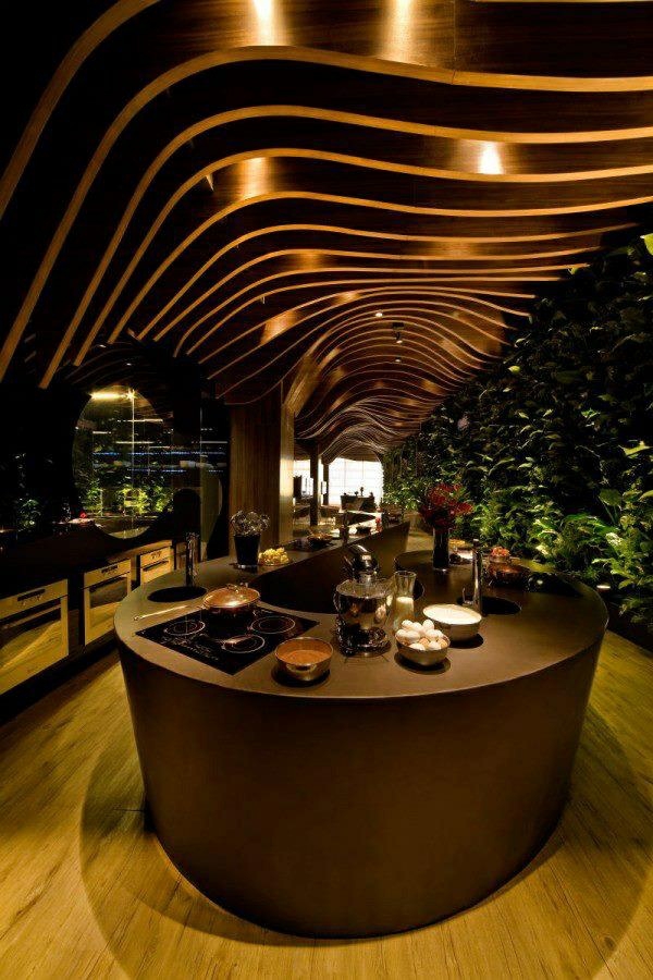 Deckenverkleidung verwandelt das Zimmer in ein Kunstwerk